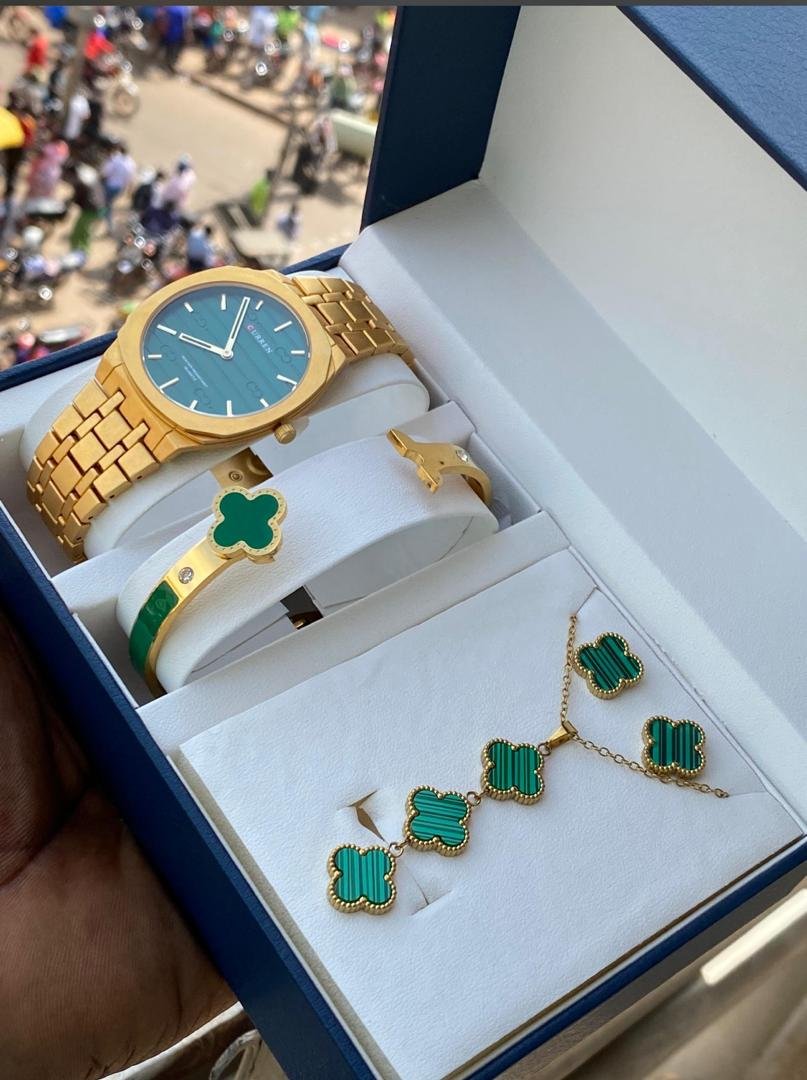 LADIES WATCH WITH NECKLESS AND BRACELET