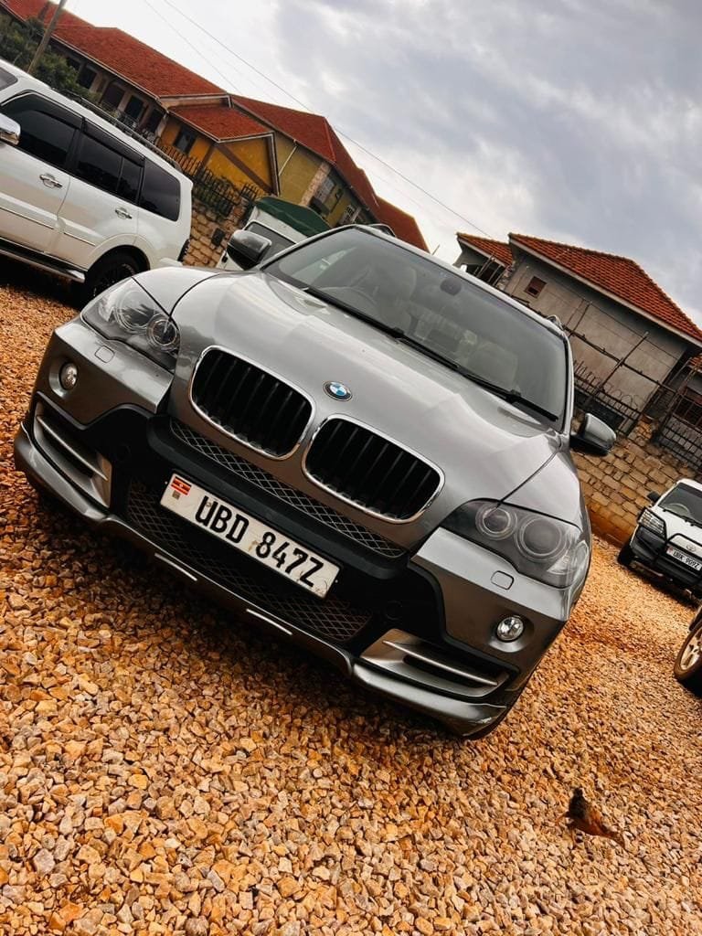bmw X5 e70 model