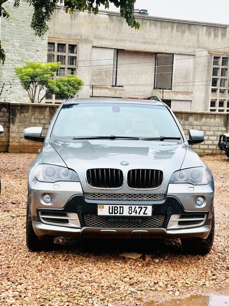 bmw X5 e70 model