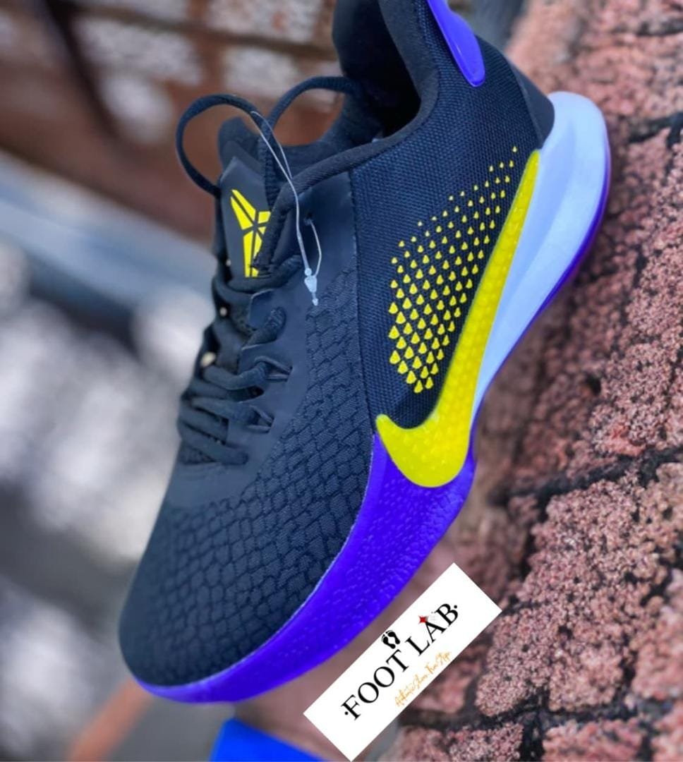 Nike Mamba Fury sneakers