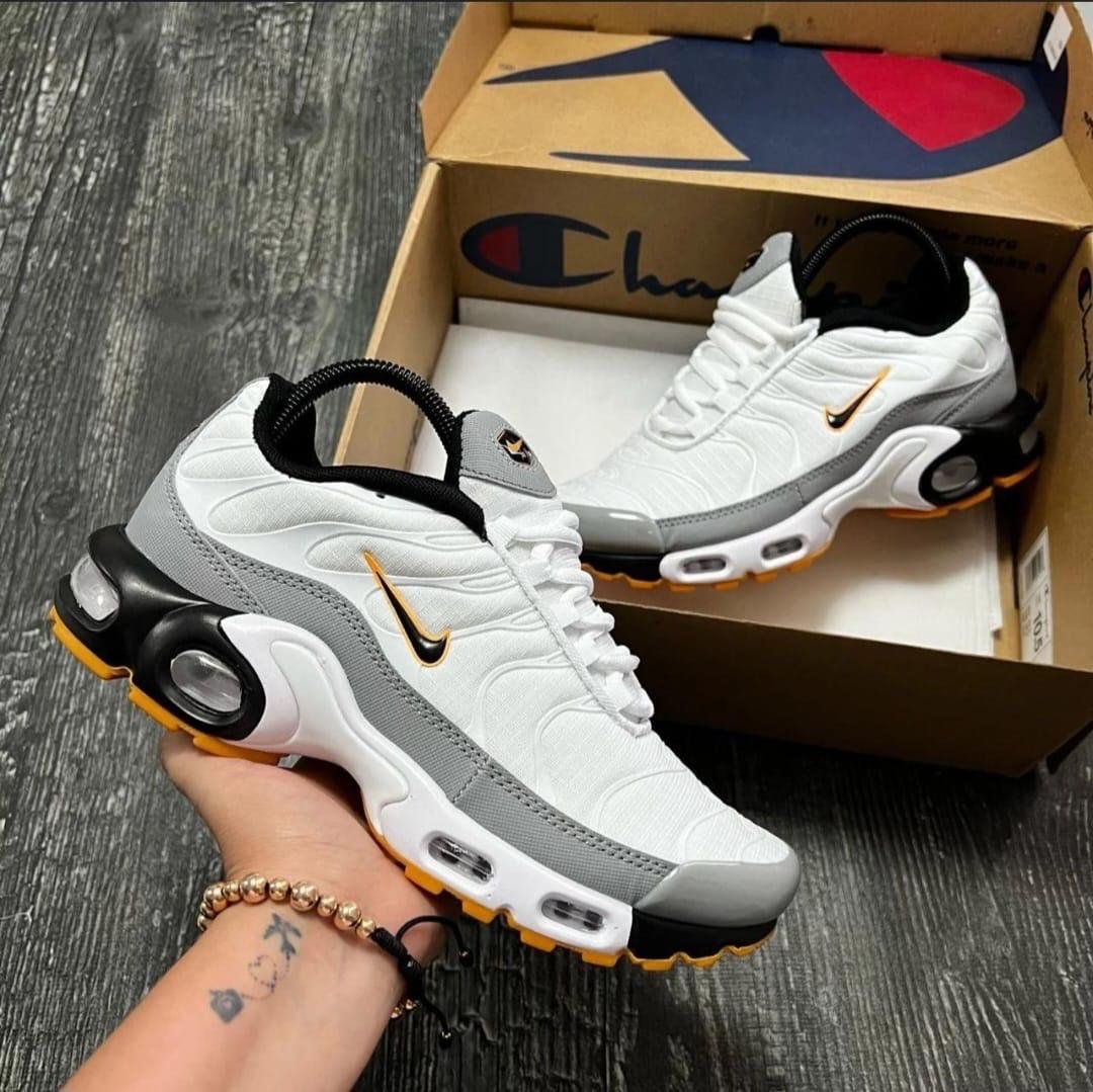 Nike Air Max Plus TN (Tuned Air)