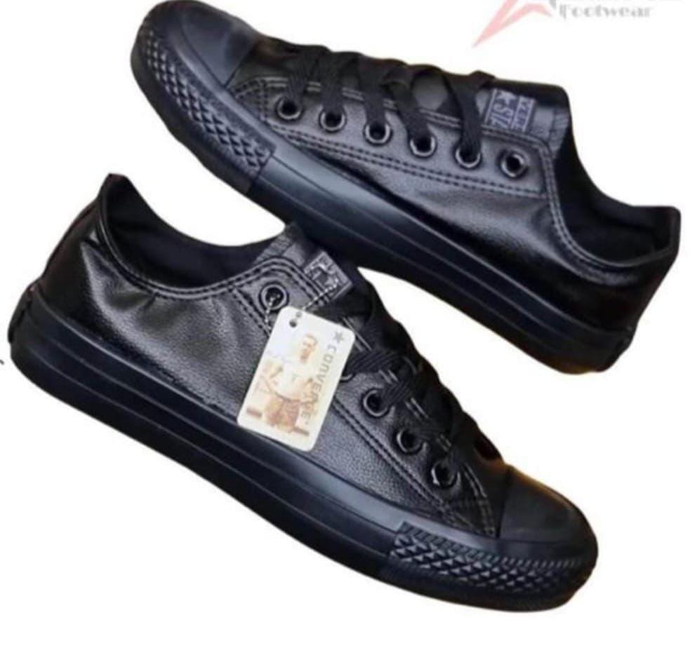 Converse Chuck Taylor All Star Leather Low.