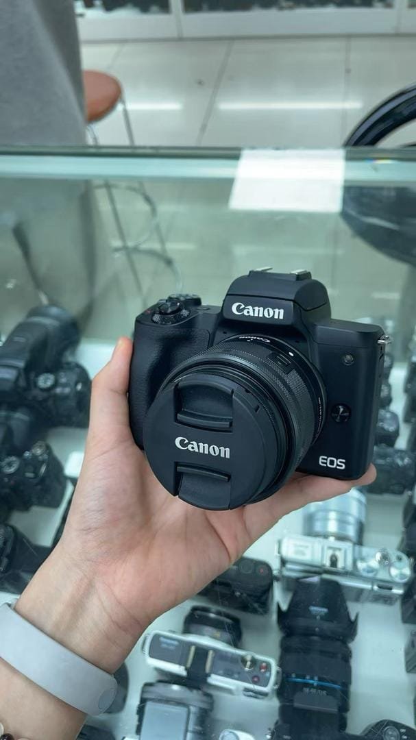 M50 Mark II mirrorless camera