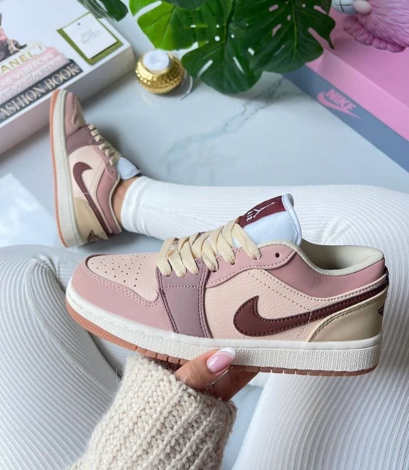 Nike Air Jordan 1 Low sneakers,