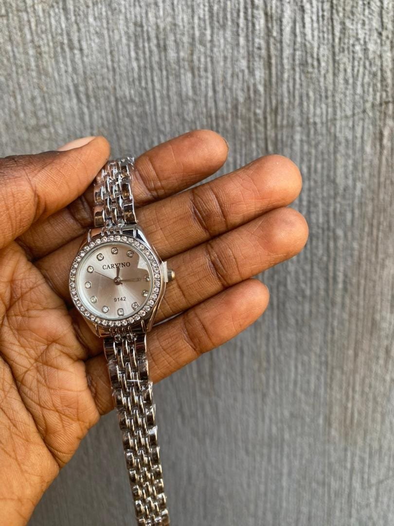 Caryino women’s wristwatch