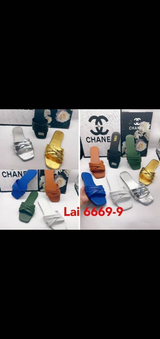 women’s slide sandals