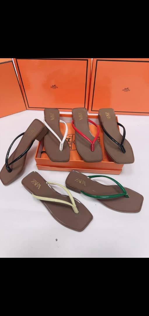 women’s flat sandals