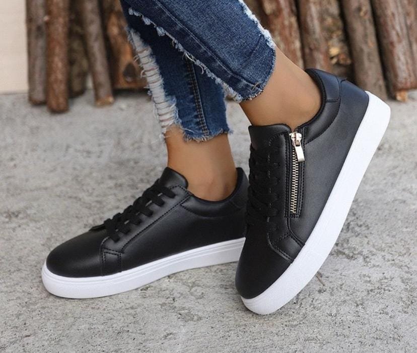 TUMA Women’s Lace Up Sneakers