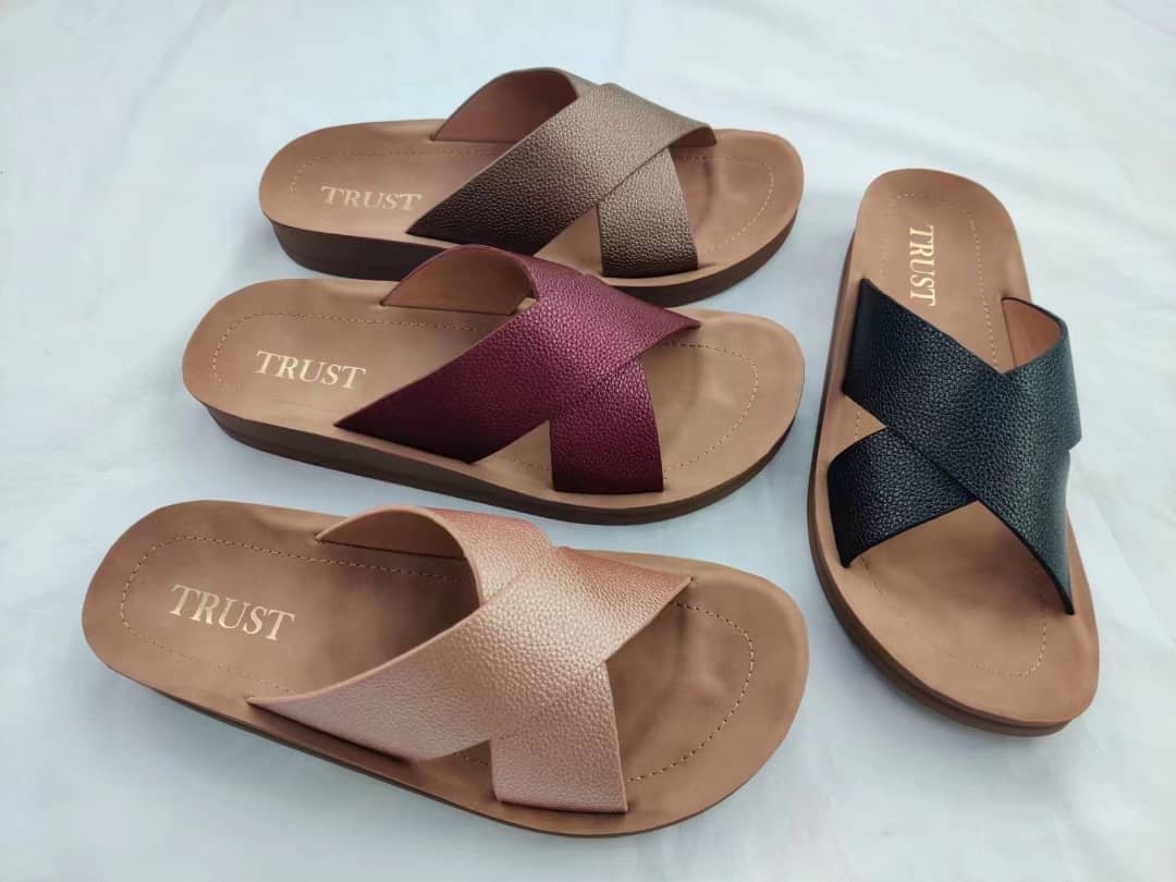 open-toe sandals with a crossover strap design