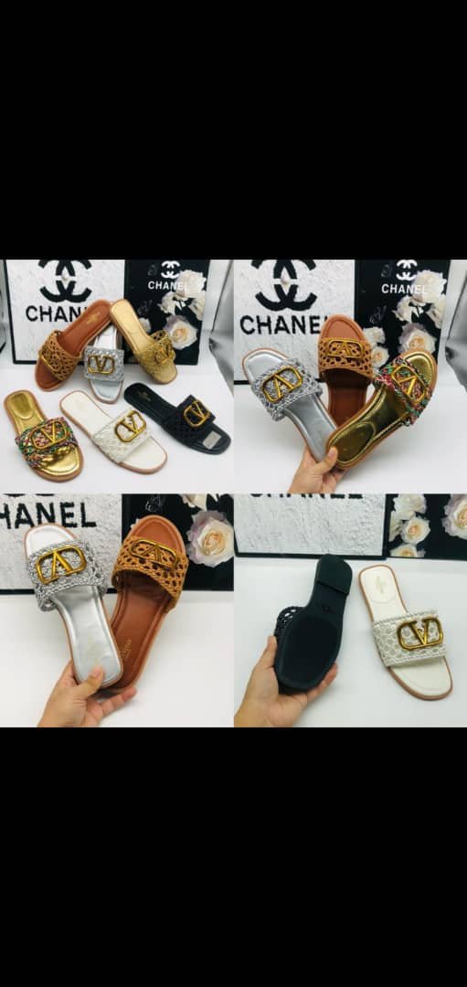 women’s slide sandals