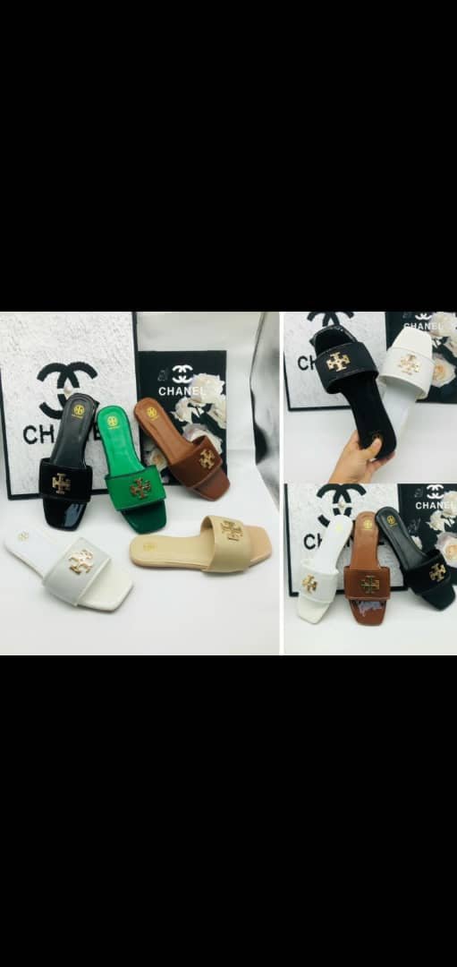 women’s flat sandals