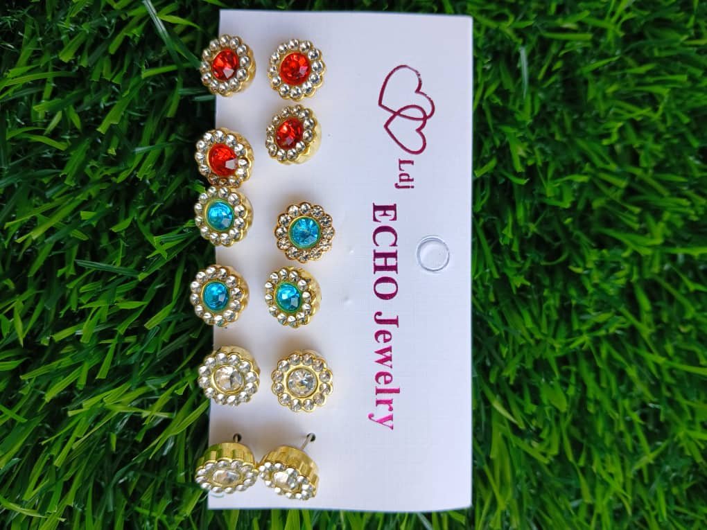 EAR RINGS