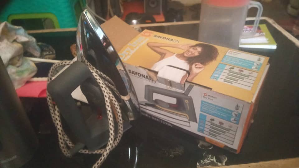 Sayonade electric iron