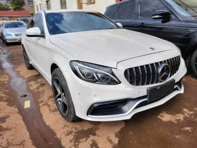 MARCEDES BENZ C200 2015