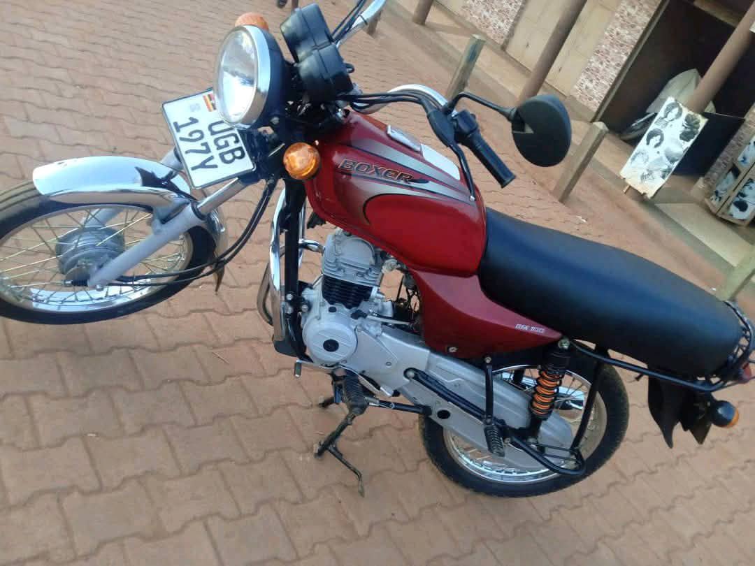 BAJAJ BOXER