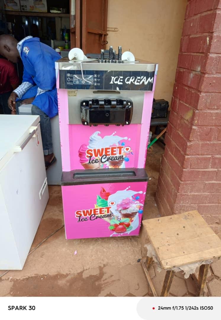 soft-serve ice cream machine