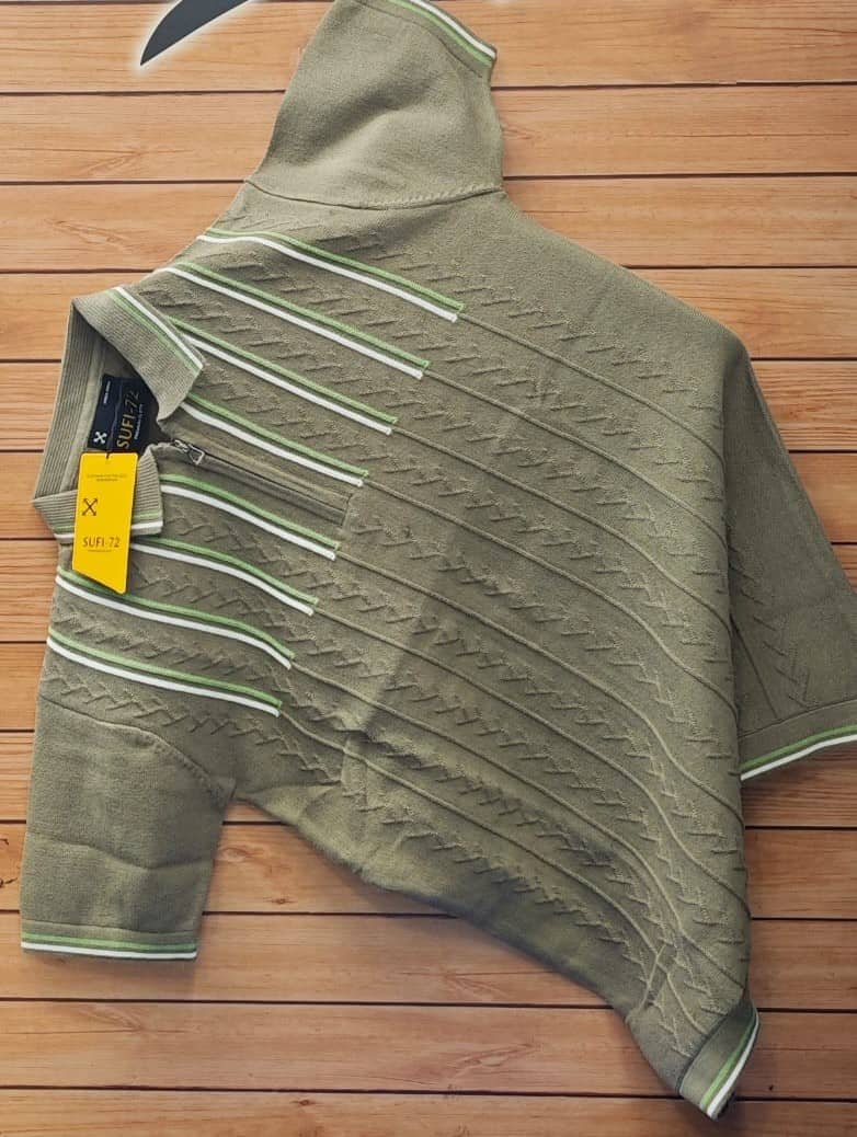 textured, short-sleeved polo shirt