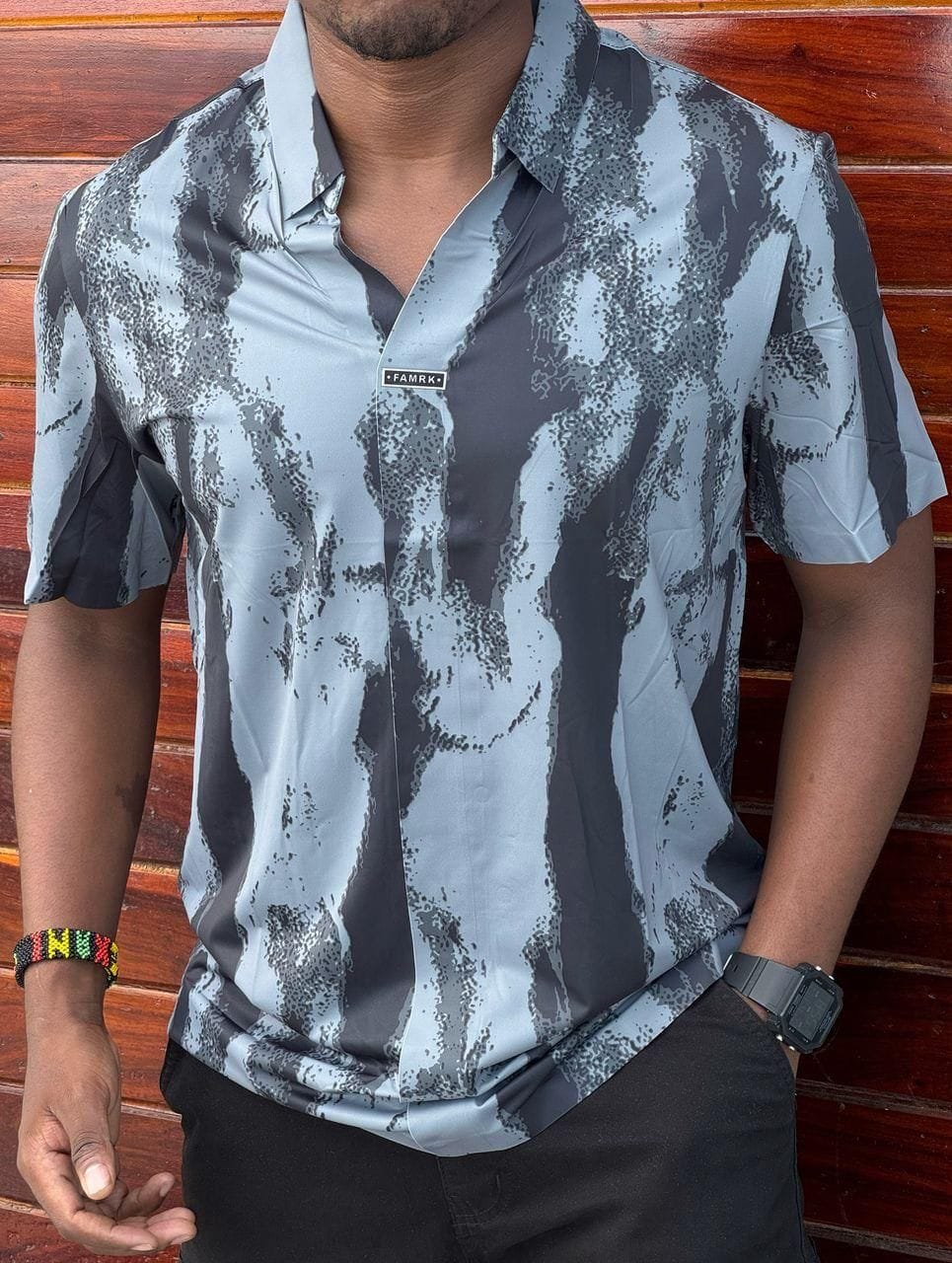 short-sleeved casual shirt