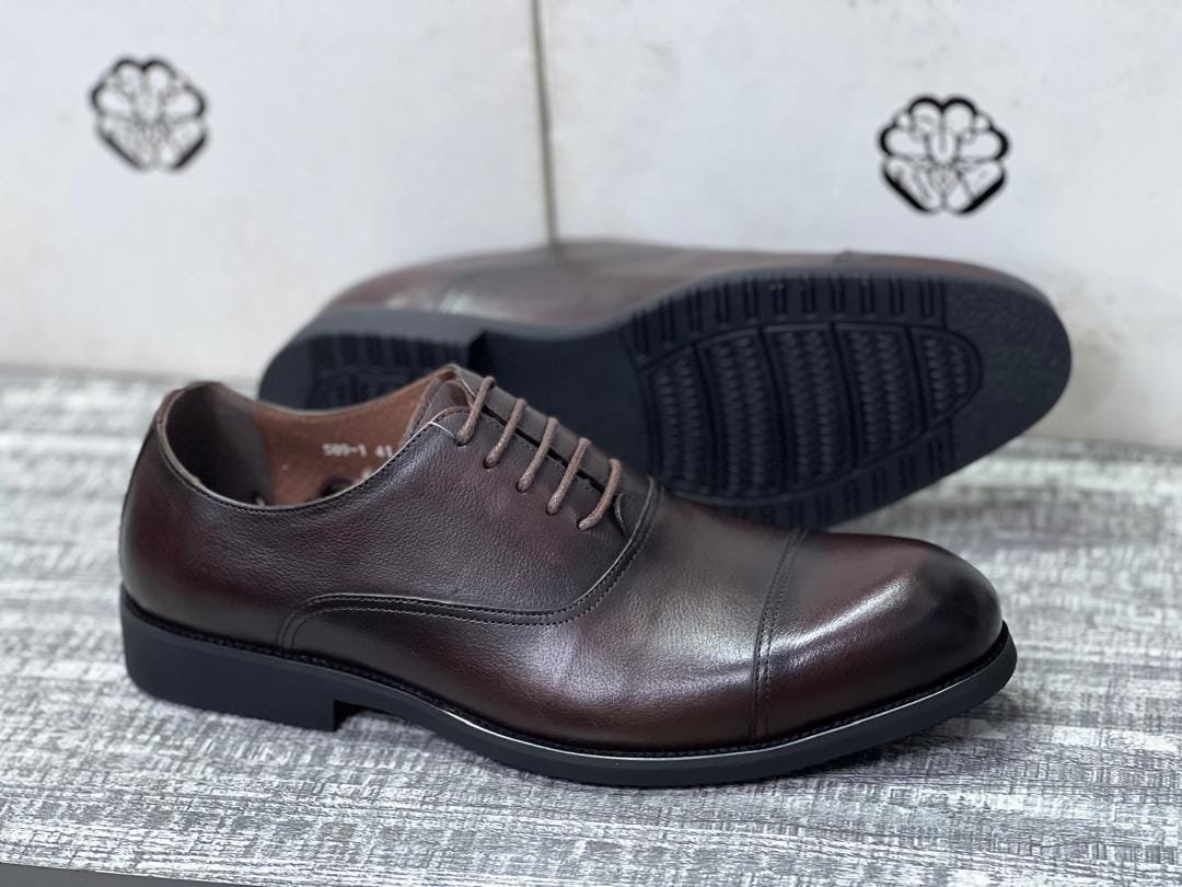 brown leather Oxford shoes