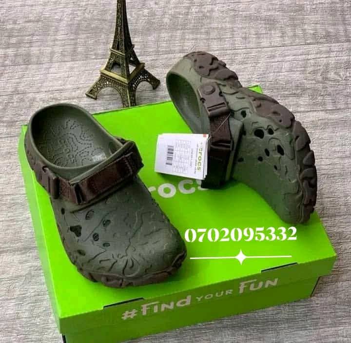 CROCS