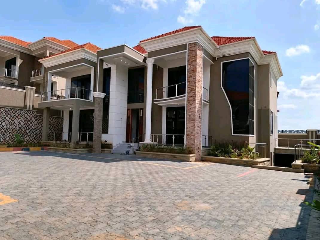 BRAND NEW CLASSIC HOUSE