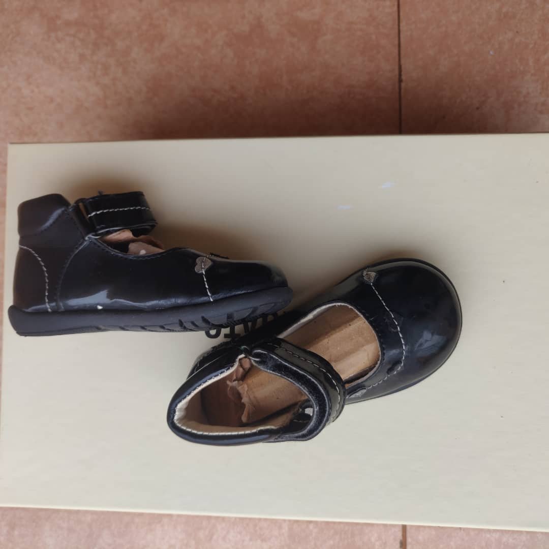 brown Skechers casual shoes