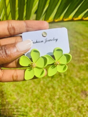 black, double-flower design earrings