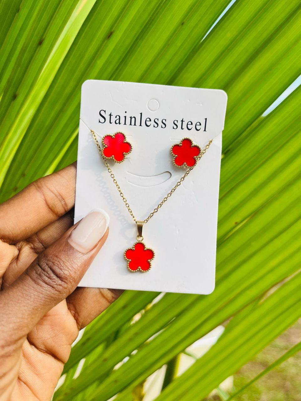 necklence and earring