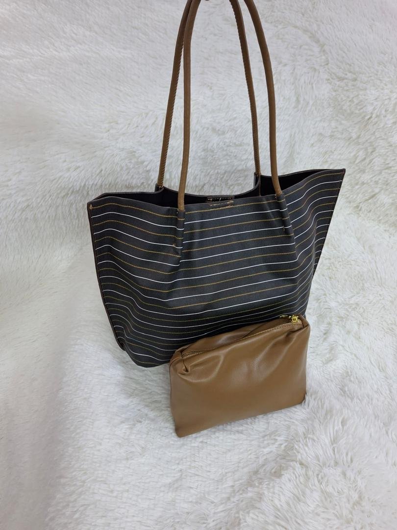 black tote bag