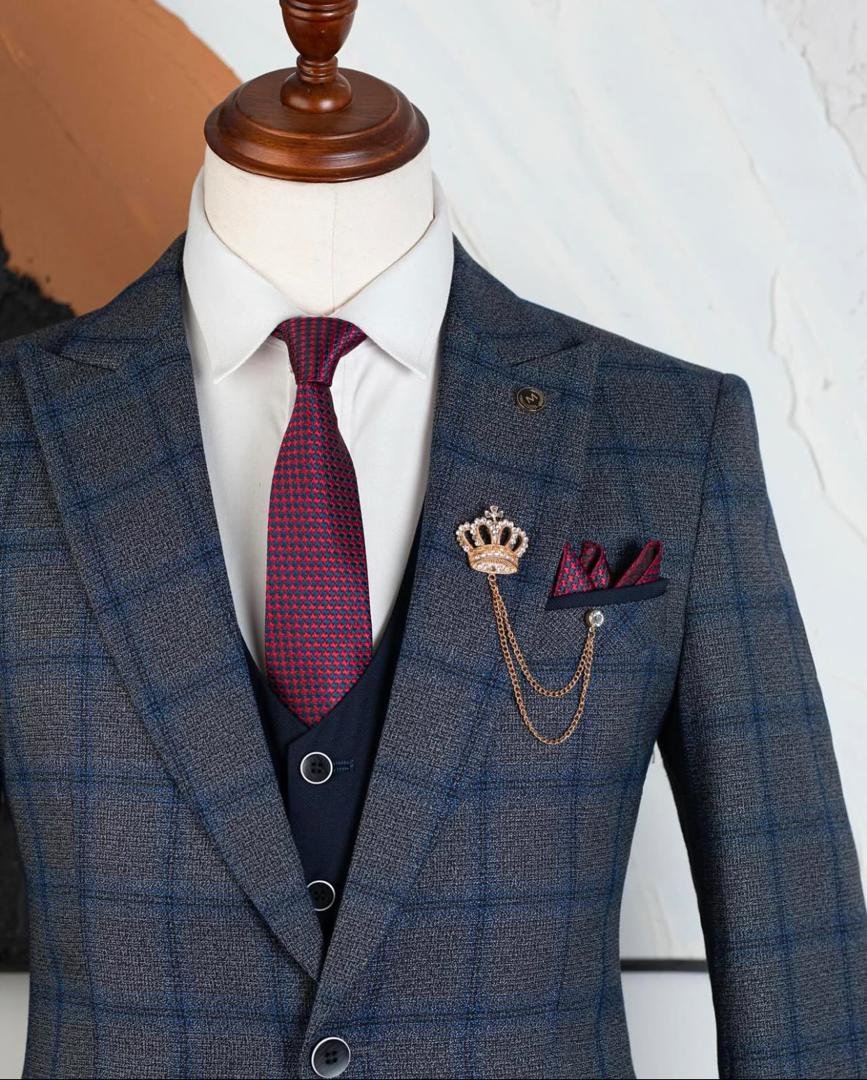 CUSTOMIZED SUITS