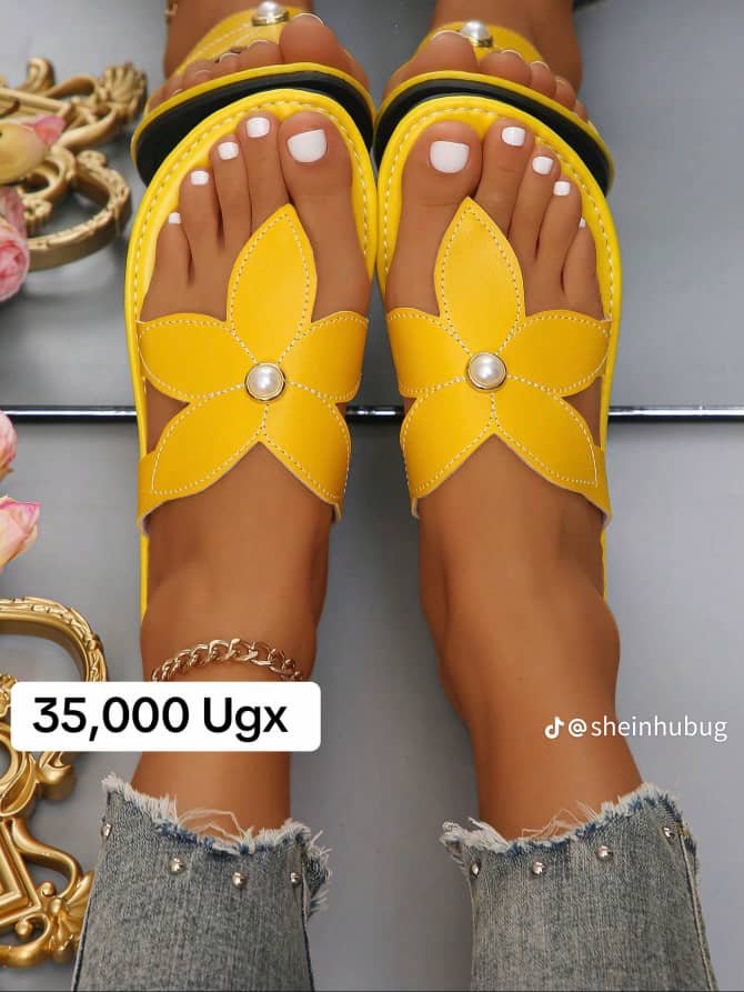 women’s flat sandals