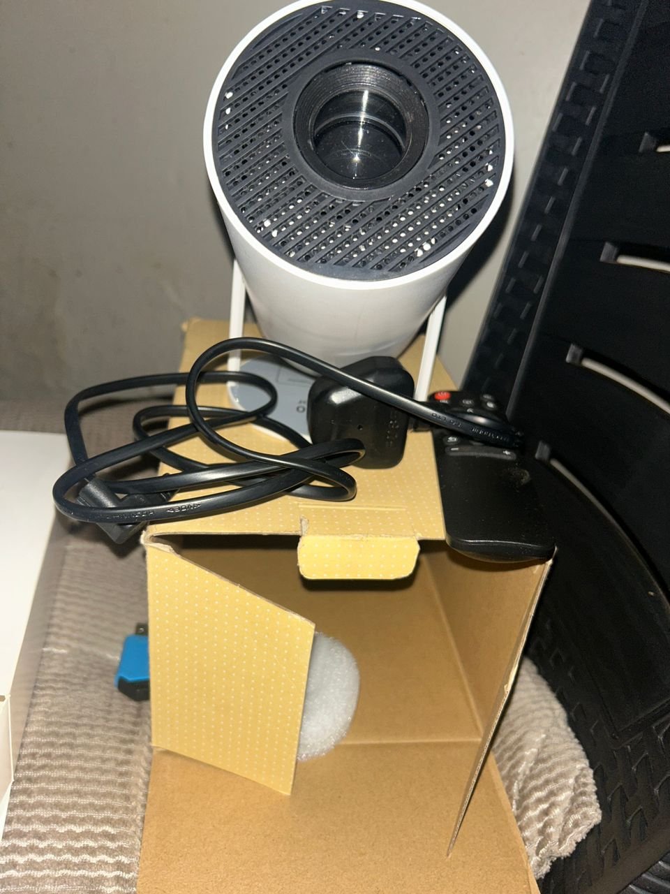 portable smart projector