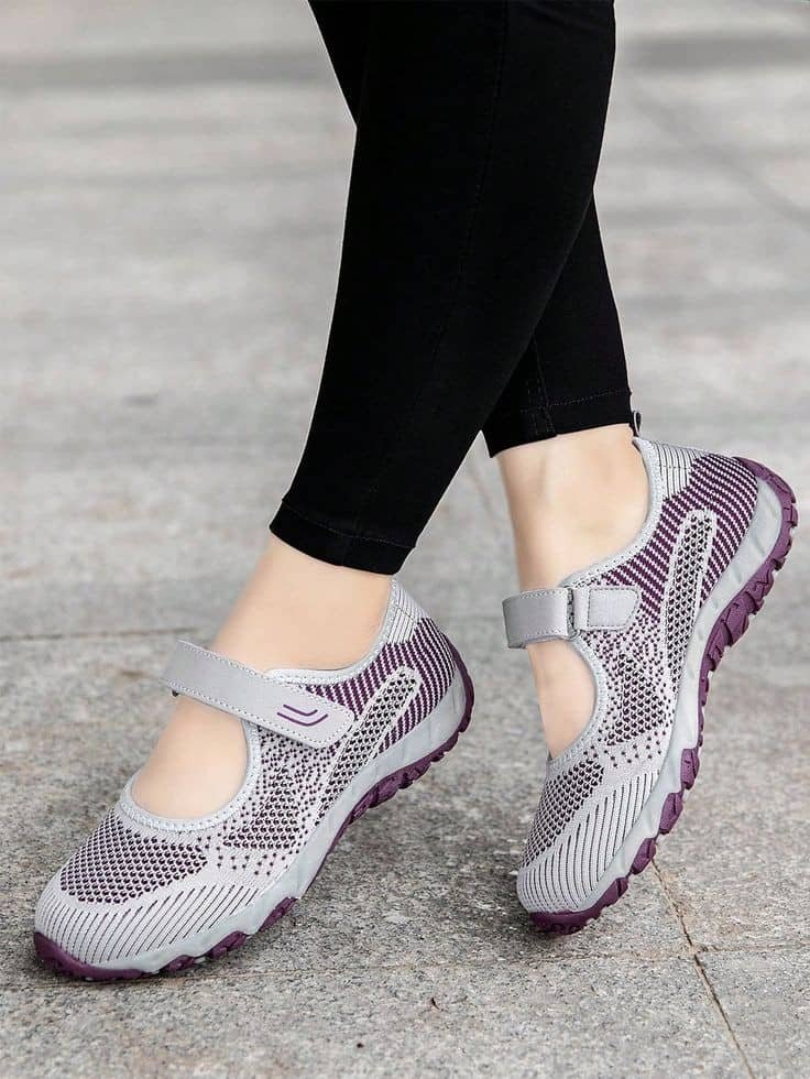 Women’s Lightweight Breathable Shoe.