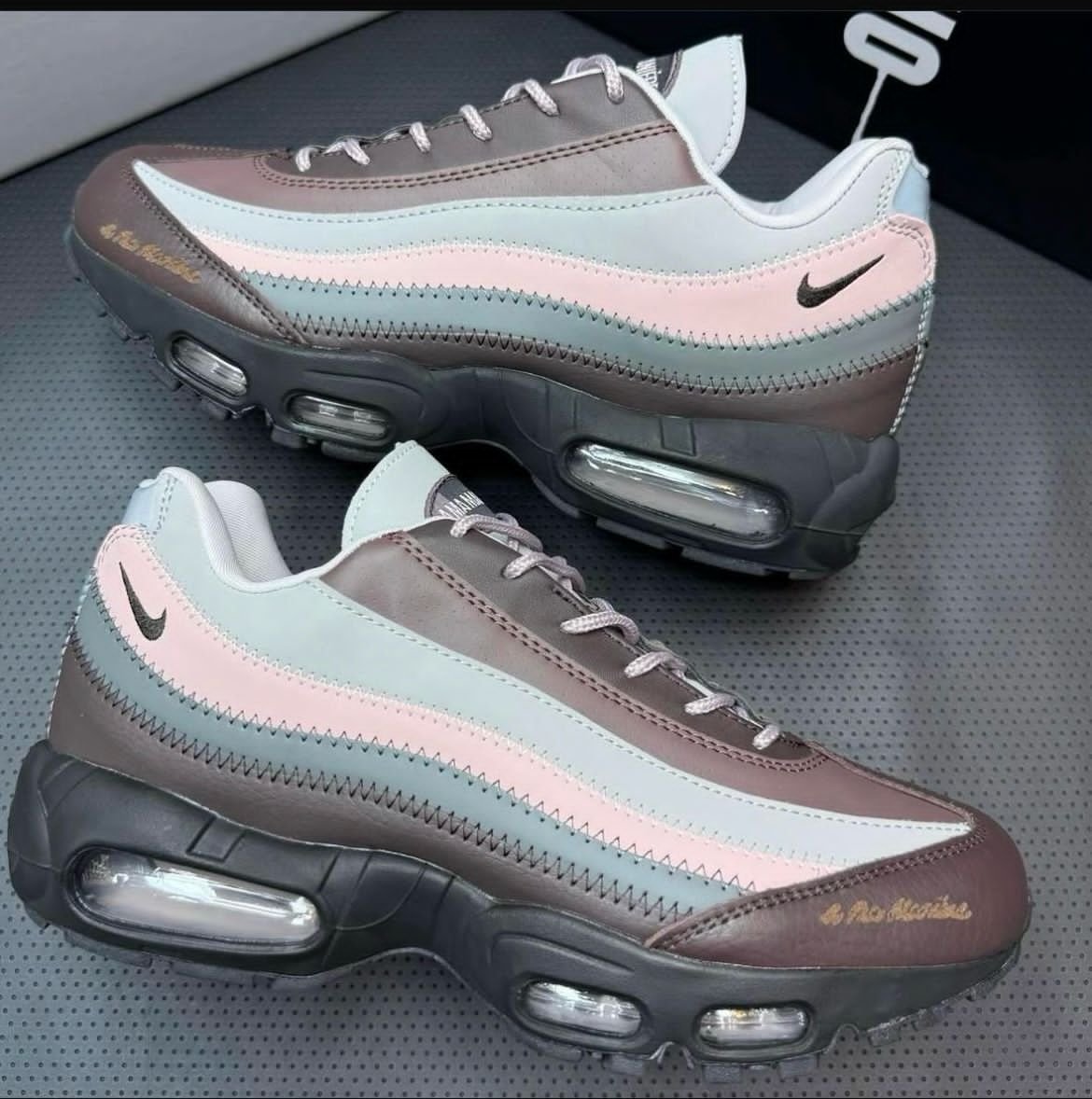 Nike Air Max 95 SP A Ma Maniére sneakers.