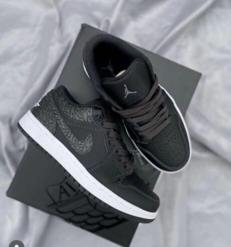 Air Jordan 1 Low.