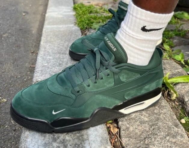 Air Jordan 4 RM.