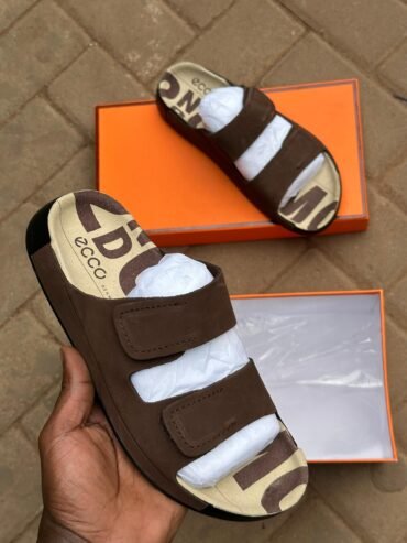 ECCO Cozmo sandal.
