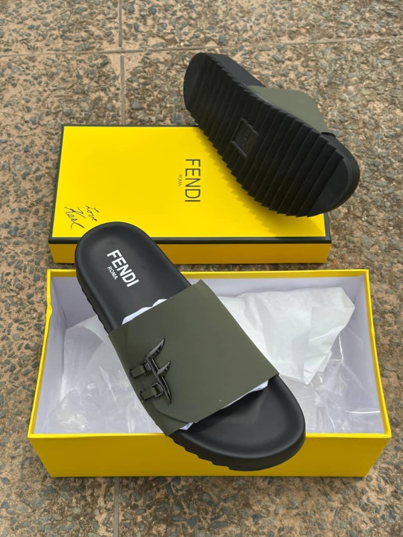 Santoni men’s brown leather double-buckle sandals