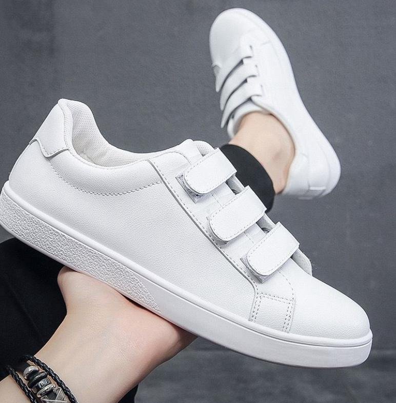 men’s white casual sneaker