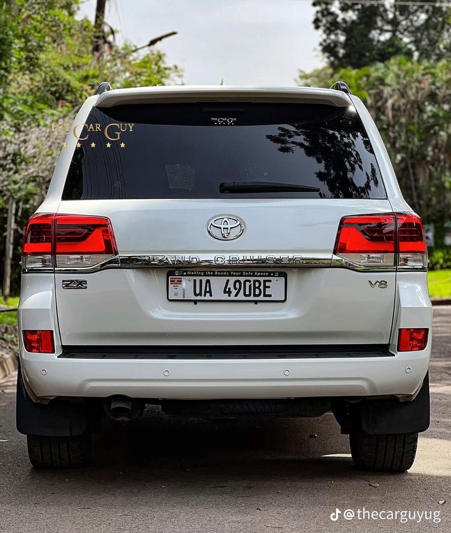 2016 Toyota Land Cruiser ZX.