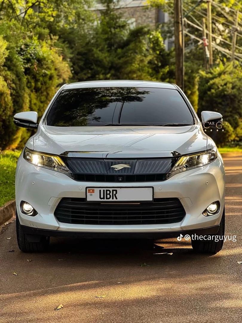 Toyota Harrier.