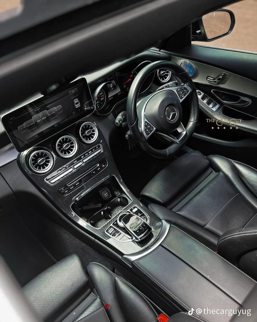 2016 Mercedes-Benz C200.