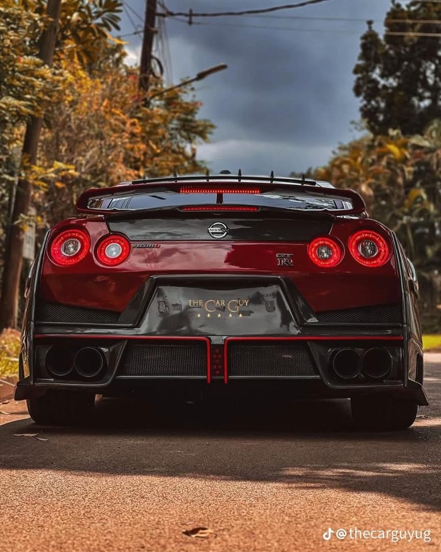 Nissan GT-R