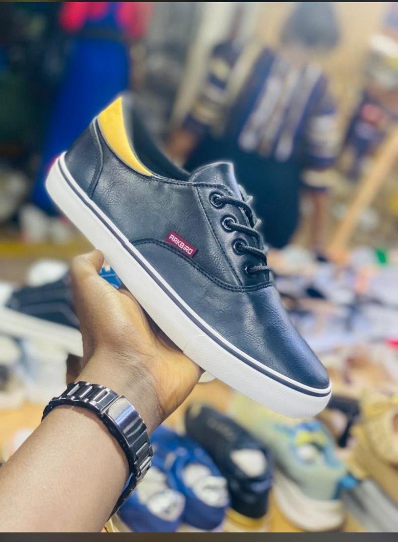 Arkbird men’s casual sneaker