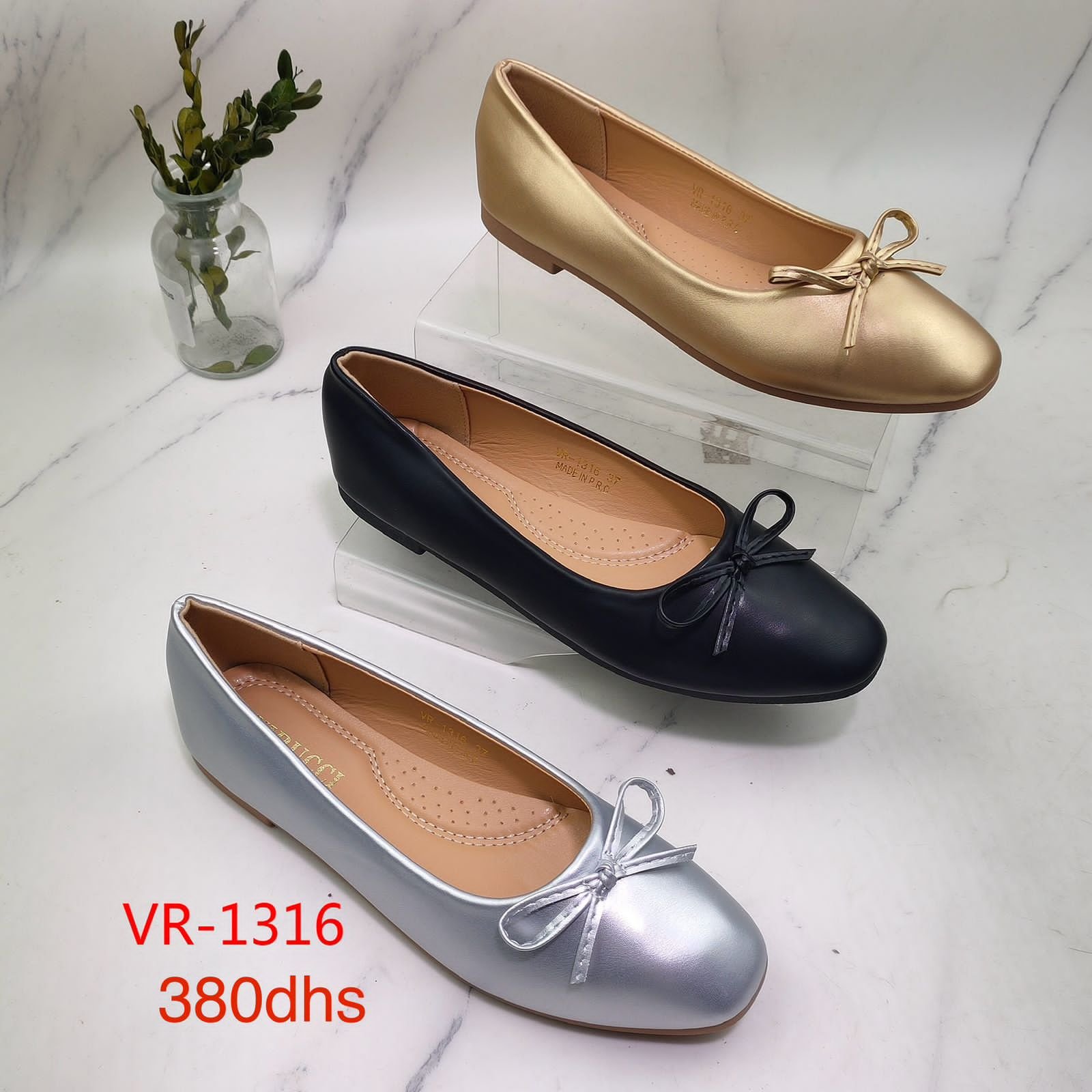 FitFlop Women’s Delicato Bow Leather Ballet Flats.