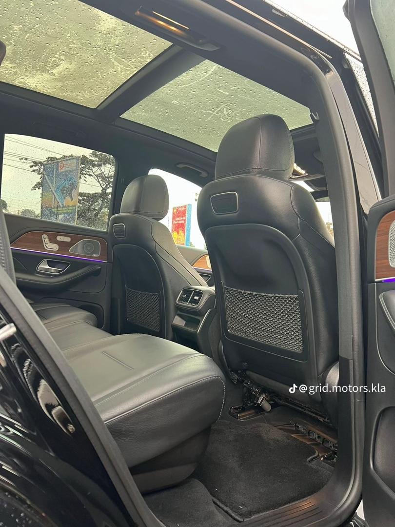 Mercedes-Benz GLE SUV.