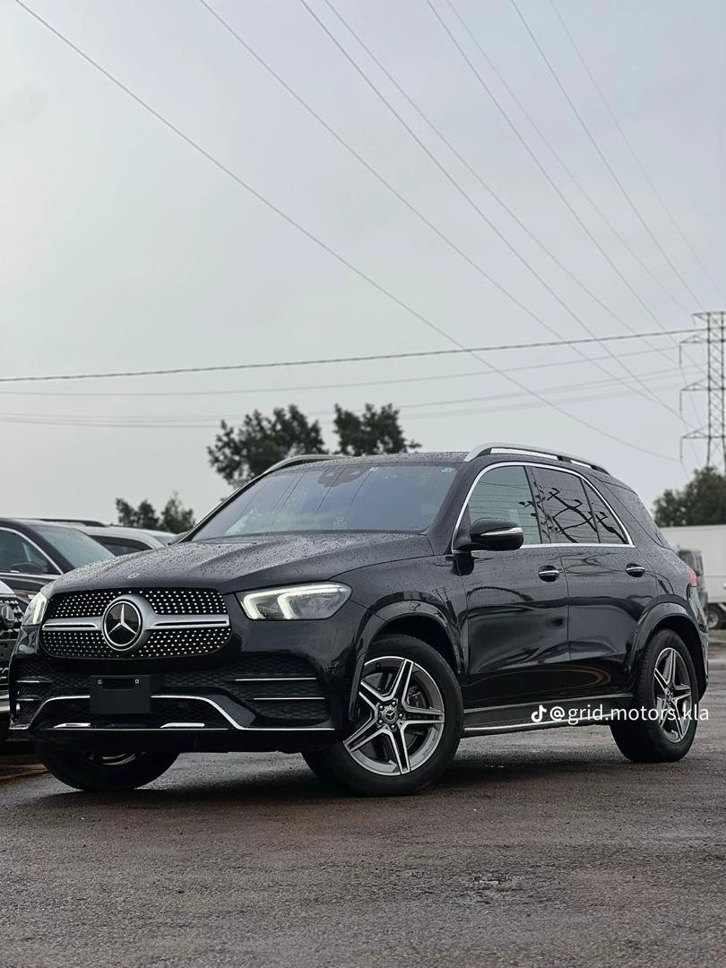Mercedes-Benz GLE SUV.