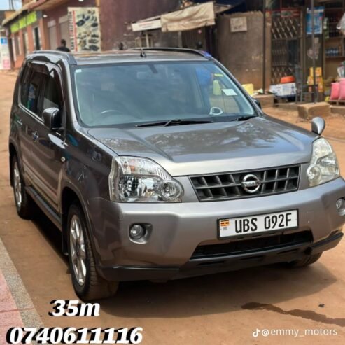 Nissan X-Trail.