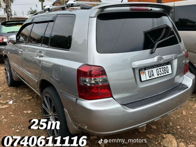 Toyota Kluger.