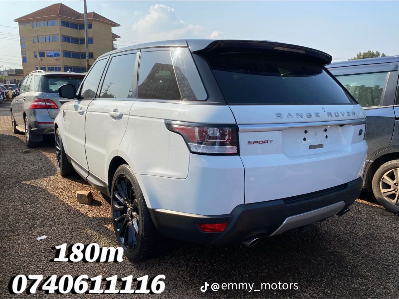 Land Rover Range Rover Sport.